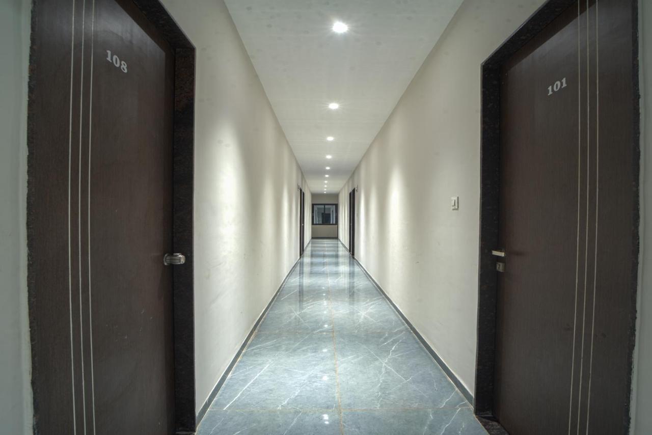 Hotel Saheb Kolhapur Buitenkant foto